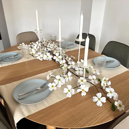 Superhosts Zentrum - Parkplatz - Terrasse - King-bett - Netflix Апартаменти *